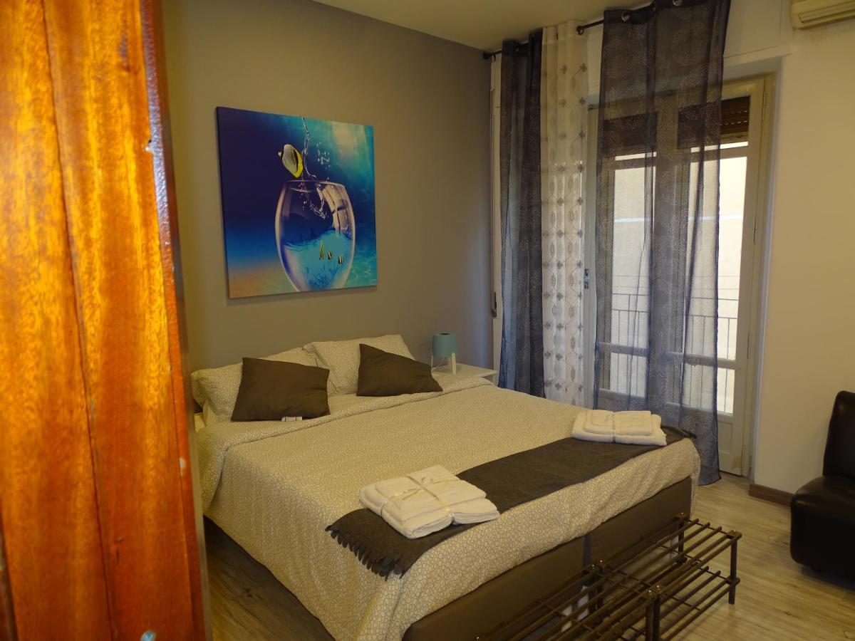 Frankie'S House B&B คาตาเนีย ภายนอก รูปภาพ